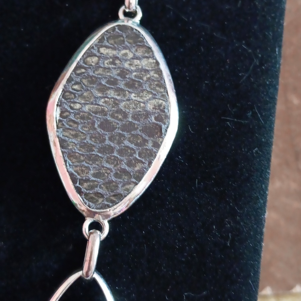 AK Silver Tone Large Chunky Link Necklace - Picture 4 of 9